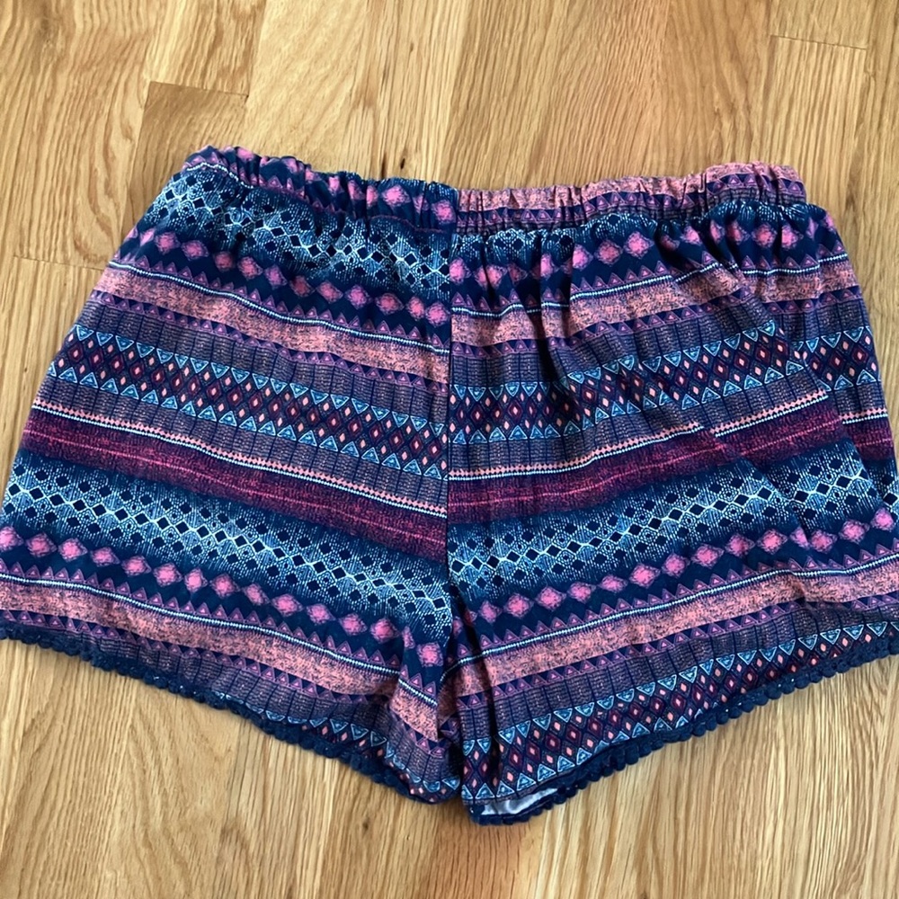 Multicolor Soft Patterned Shorts - Picture 3 of 3